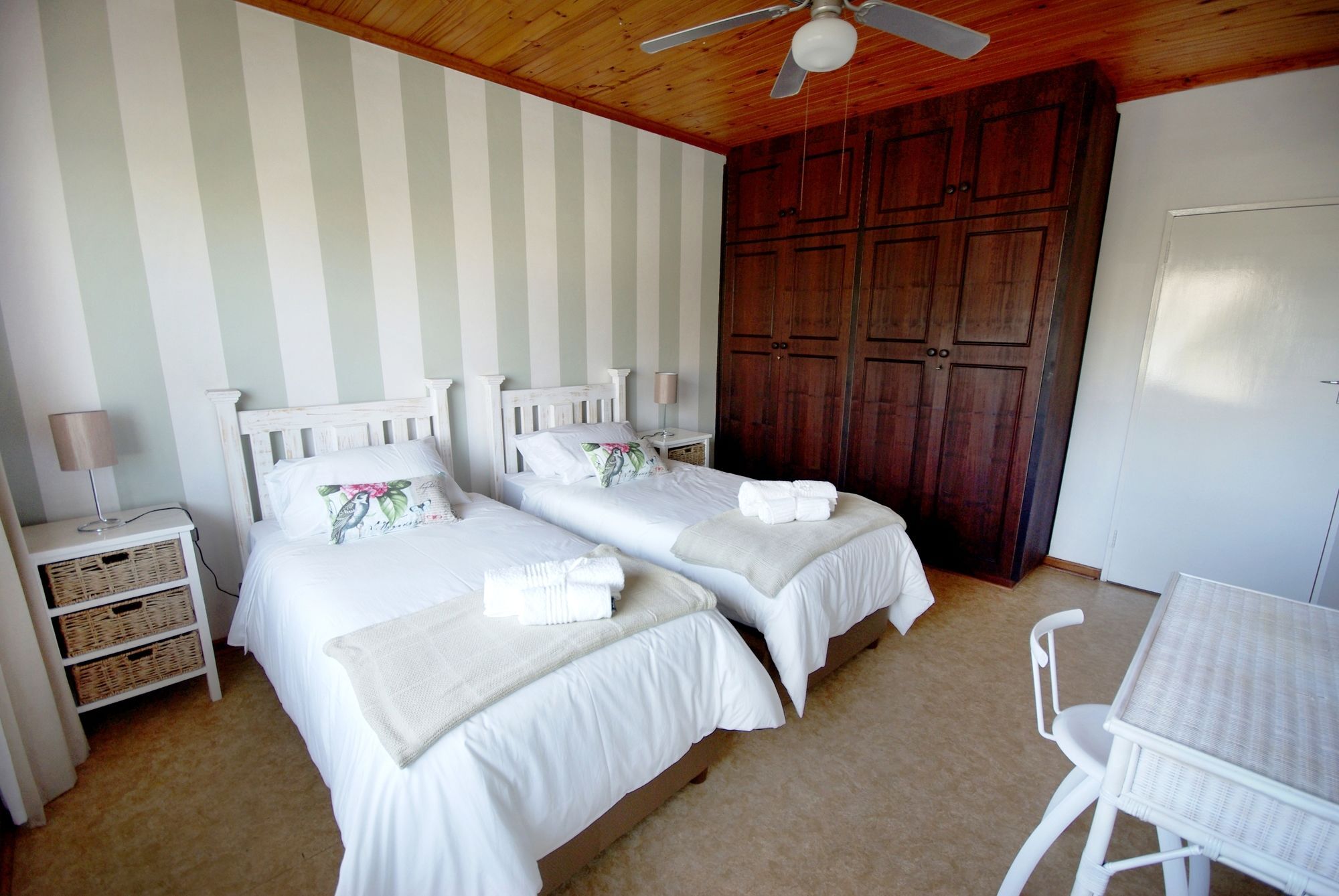 Jeffreys Bay Beach House Bed & Breakfast Dış mekan fotoğraf